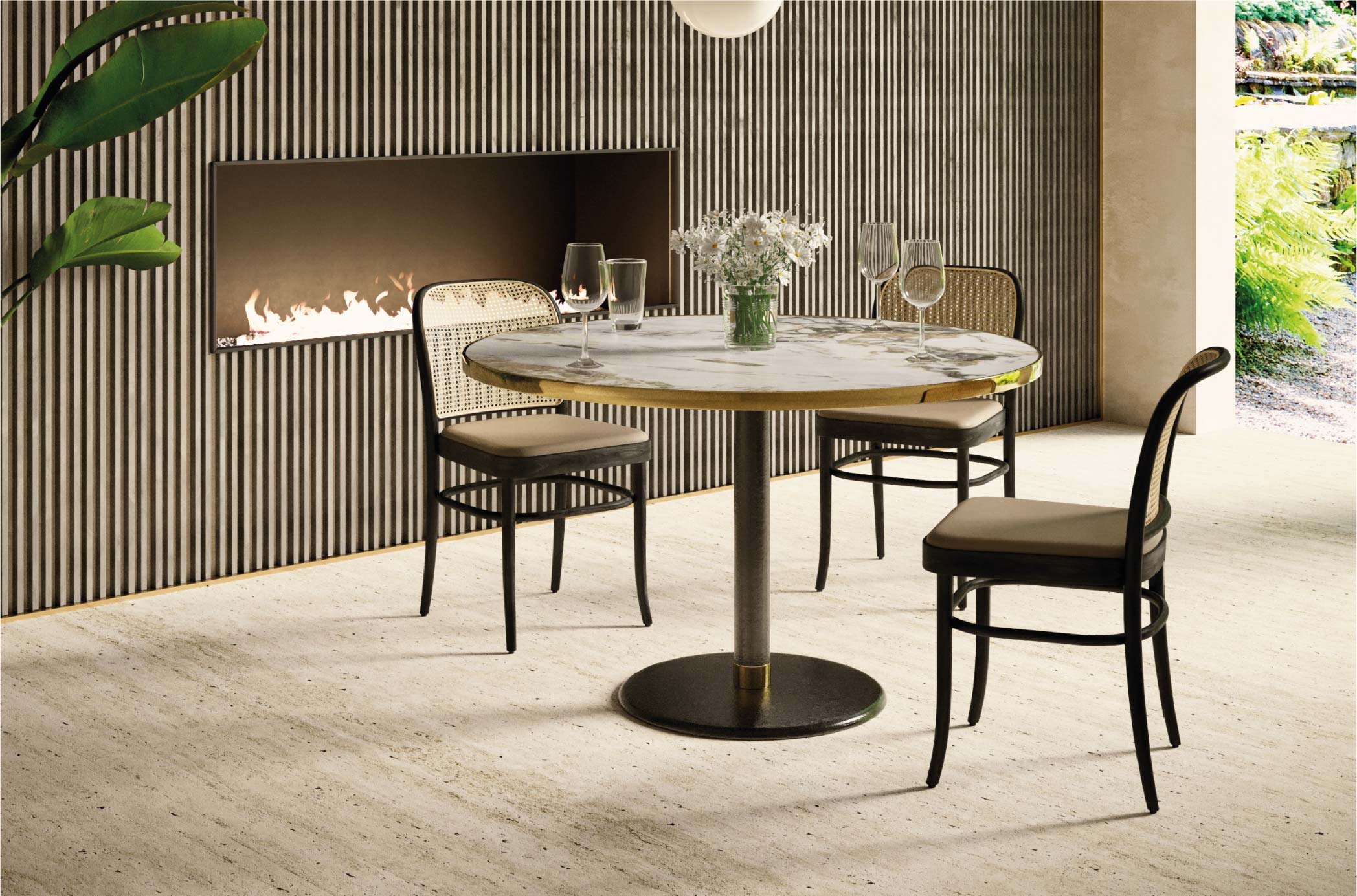 Ambiance salon avec table de bistrot en céramique ø120 cm