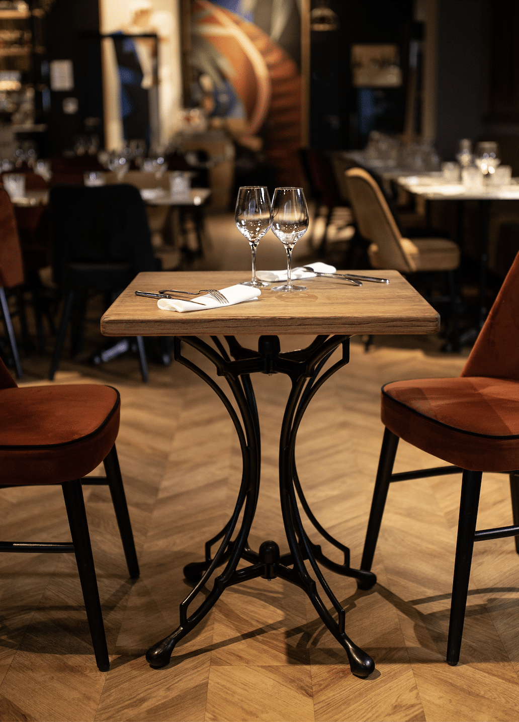 Pied Métropolitain - H.70 cm - 4 Branches - Présenté avec plateau Vendôme 2